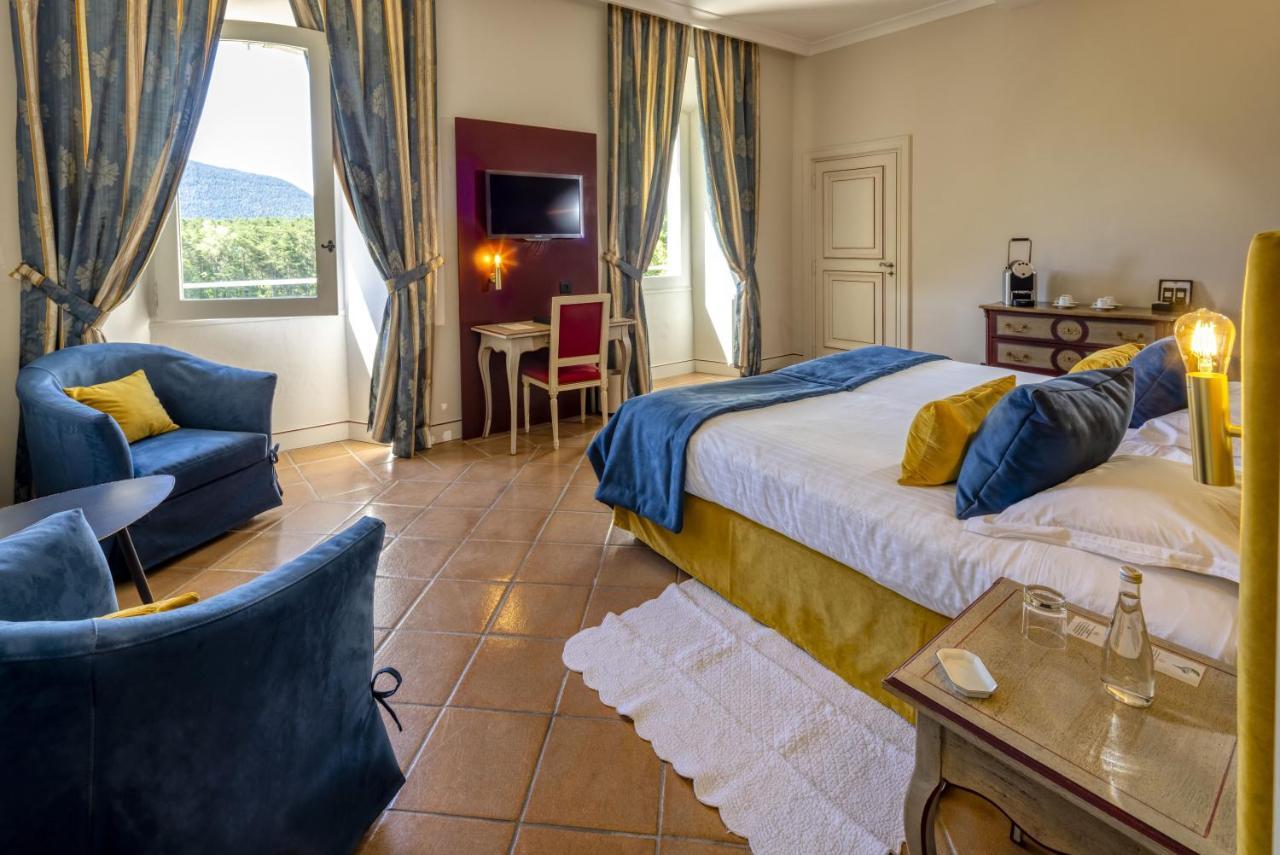 Chateau Et Golf De Taulane La Martre Eksteriør bilde