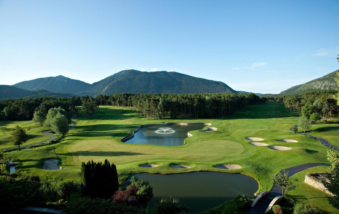 Chateau Et Golf De Taulane La Martre Rom bilde